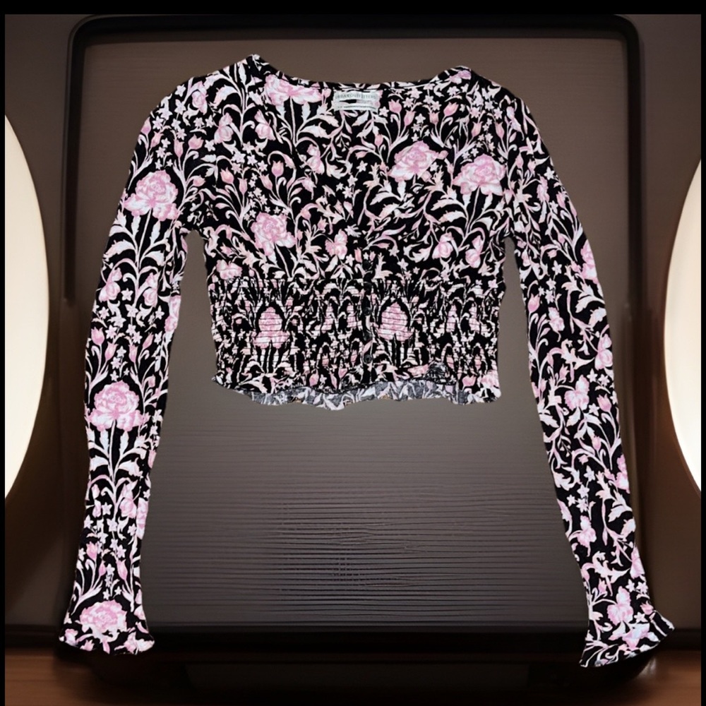 Sexy Urban Outfitters Bayside Floral Smocked Long Sleeve Button Down Crop Top